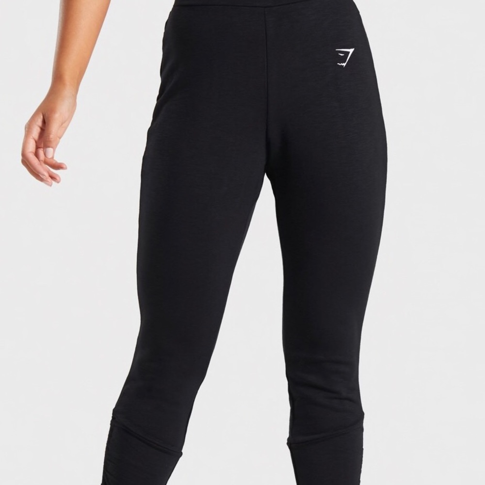 ⚡️ Gymshark Joggers 🦈